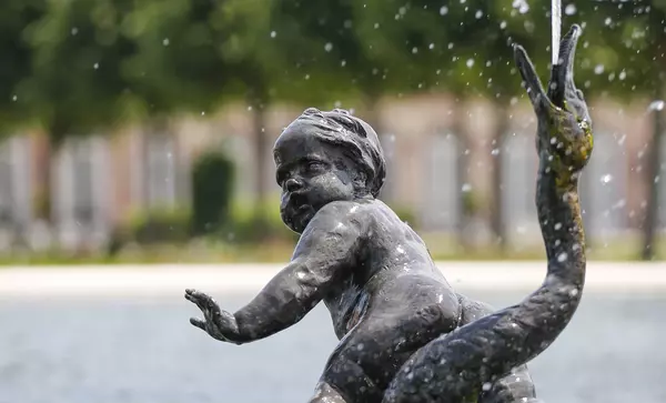 Brunnenfigur im Schlossgarten Schwetzingen