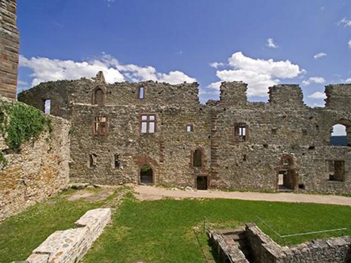 Burg Rötteln, Überreste des Palas