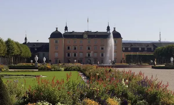 Gartenseite von Schloss Schwetzingen