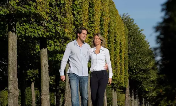 Besucher im Schlossgarten von Schloss Schwetzingen