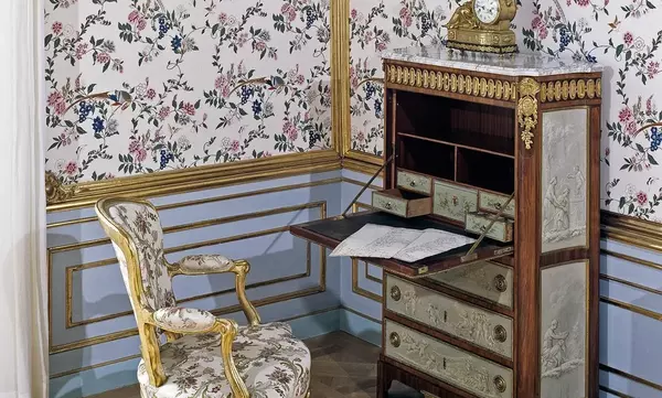 Französisches Möbel im Carl-Eugen-Appartement, Residenzschloss Ludwigsburg